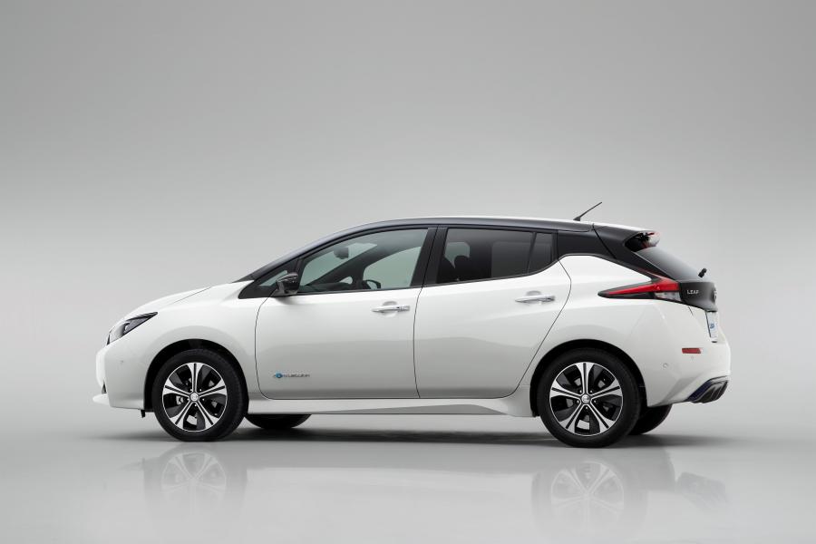  Nissan Leaf 2.zero 2017 года  (JP) (фото 3 из 56)
